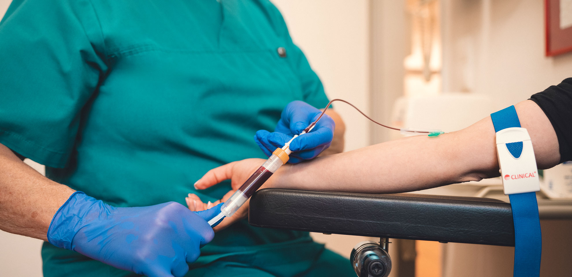 Blutabnahme zur Vorbereitung einer Hämodialyse in der Nephrologie Essen-Rüttenscheid